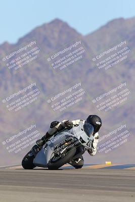 media/Oct-01-2023-SoCal Trackdays (Sun) [[4c570cc352]]/Turn 9 Set 2 (10am)/